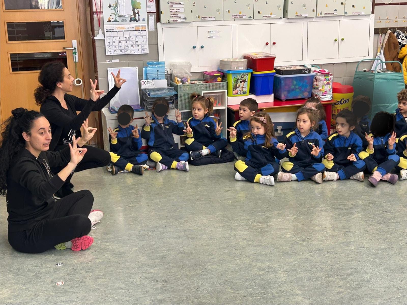 Los alumnos de Infantil disfrutan de una visita especial de la Academia Castilla